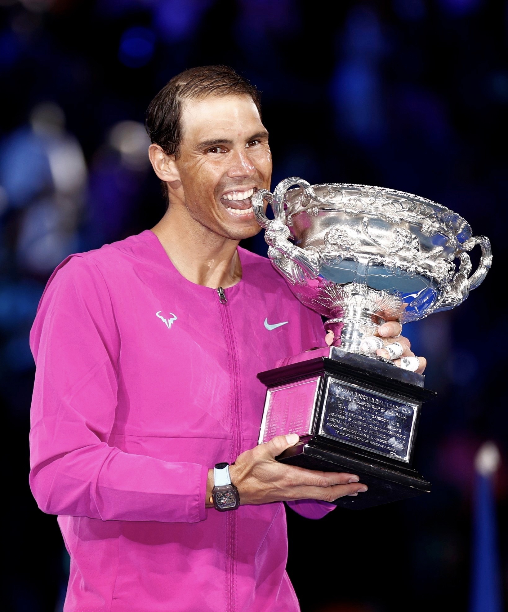 纳达尔回归赛场，精彩发挥首场状态亮眼，公牛观众沸腾！的简单介绍